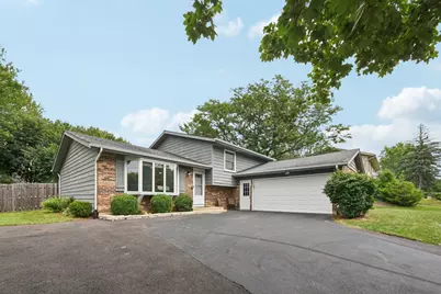 610 Chelsea Drive, Algonquin, IL 60102 - Photo 1