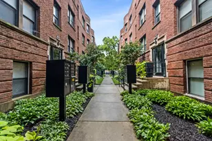 4527 S Drexel Blvd, Chicago, IL 60653 - Photo 1