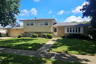 962 Twilight Ln, Wheeling, IL 60090 - Photo 1