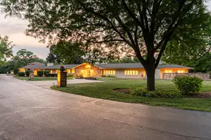 208 Brookdale Ln, Palatine, IL 60067 - Photo 1