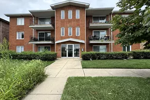 10840 Kilpatrick Ave, Oak Lawn, IL 60453 - Photo 1