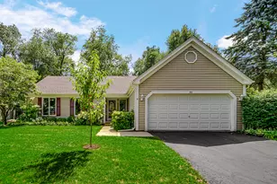 46 Manchester Ct, Fox River Grove, IL 60021 - Photo 1