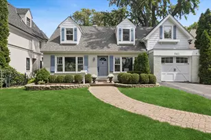 561 N County Line Rd, Hinsdale, IL 60521 - Photo 1