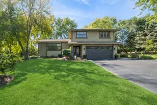 9N930 Koshare Cir, Elgin, IL 60124 - Photo 1