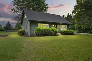 40w897 Brown Rd, Saint Charles, IL 60175 - Photo 1