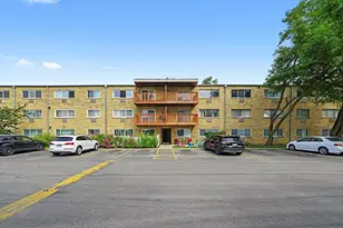 712 Dempster St, Mount Prospect, IL 60056 - Photo 1