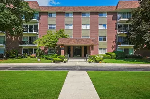 1025 S Fernandez Ave, Arlington Heights, IL 60005 - Photo 1