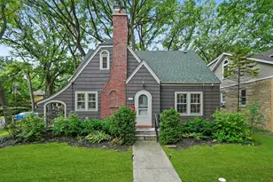 6700 N Sioux Ave, Chicago, IL 60646 - Photo 1