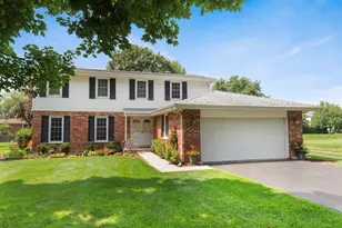 7704 Queens Ct, Downers Grove, IL 60516 - Photo 1