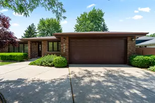 9228 Ridgeland Ave, Oak Lawn, IL 60453 - Photo 1