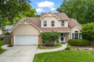 2002 Middleton Dr, Wheaton, IL 60189 - Photo 1