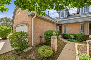 248 Lynwood Ln, Bloomingdale, IL 60108 - Photo 1