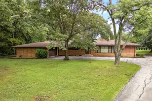 7820 Laguna Ln, Orland Park, IL 60462 - Photo 1
