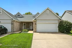 207 Huntington Ct, Shorewood, IL 60404 - Photo 1