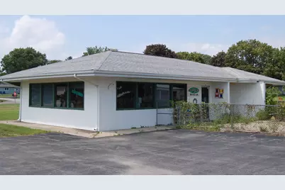 909 Green Ridge Avenue, Earlville, IL 60518 - Photo 1