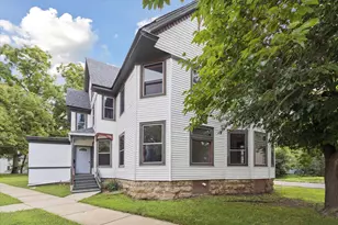 541 Woodlawn Ave, Rockford, IL 61103 - Photo 1