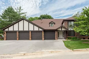 5825 Doe Cir, Westmont, IL 60559 - Photo 1