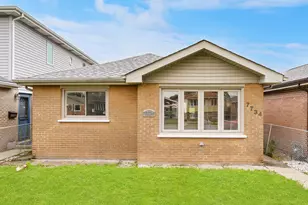 7734 Melvina Ave, Burbank, IL 60459 - Photo 1