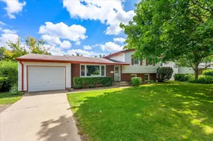 229 Evergreen Pkwy, Crystal Lake, IL 60014 - Photo 1