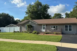 910 W Kennedy Rd, Braidwood, IL 60408 - Photo 1