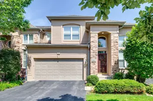 717 Sarah Ln, Northbrook, IL 60062 - Photo 1