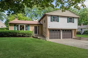 533 Wendt Ave, East Dundee, IL 60118 - Photo 1