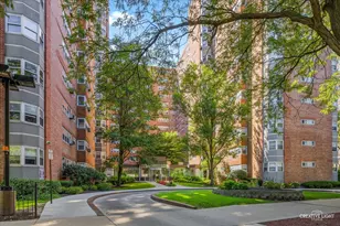 4960 N Marine Dr, Chicago, IL 60640 - Photo 1