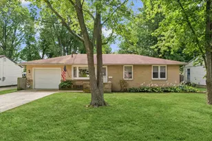 1034 Roselawn Dr, Paxton, IL 60957 - Photo 1