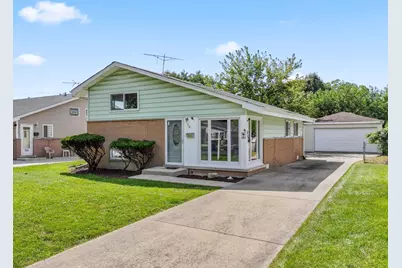 702 N Pine Street, Mount Prospect, IL 60056 - Photo 1