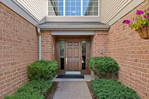 100 White Oak Ct, Schaumburg, IL 60195 - Photo 1