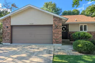 1820 Sierra Ct, Freeport, IL 61032 - Photo 1