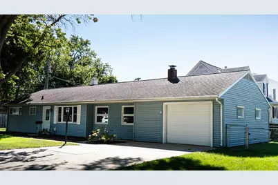 110 W Olive Street, Pontiac, IL 61764 - Photo 1