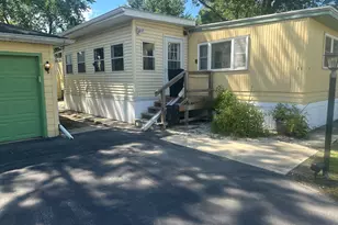 11 Aqueduct Dr, Diamond, IL 60416 - Photo 1