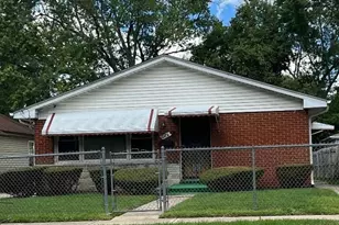 826 N May St, Aurora, IL 60506 - Photo 1