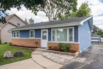 309 N Edgewood Avenue, Wood Dale, IL 60191 - Photo 1