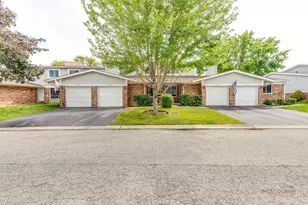 1945 N Jamestown Dr, Palatine, IL 60074 - Photo 1