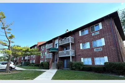 840 N Lakeside Drive #1B, Vernon Hills, IL 60061 - Photo 1