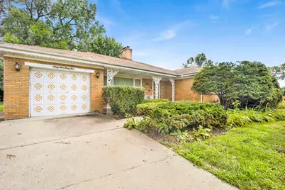6935 N Keystone Avenue, Lincolnwood, IL 60712 - Photo 1