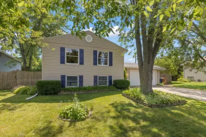 219 E Lincoln Avenue, Glendale Heights, IL 60139 - Photo 1