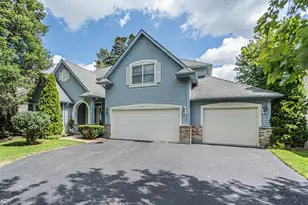 251 Cimarron Rd, Lombard, IL 60148 - Photo 1