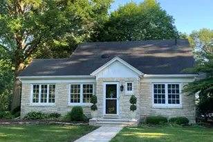 1095 Woodside Dr, Freeport, IL 61032 - Photo 1