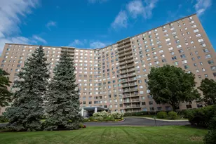 7061 N Kedzie Ave, Chicago, IL 60645 - Photo 1