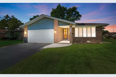 6537 W 107th Street, Worth, IL 60482 - Photo 1