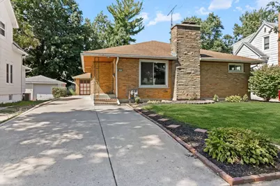 827 N 11th Street, Dekalb, IL 60115 - Photo 1