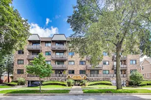 121 S Vail Ave, Arlington Heights, IL 60005 - Photo 1