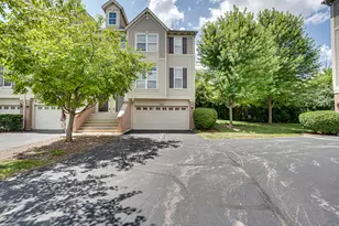 3355 Kentshire Cir, Aurora, IL 60504 - Photo 1