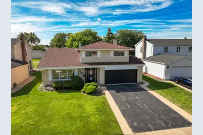 1701 W Goldengate Drive, Addison, IL 60101 - Photo 1