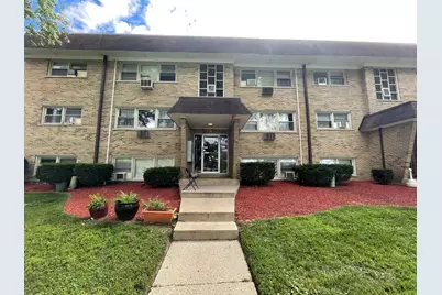 215 E Oak Street, Addison, IL 60101 - Photo 1