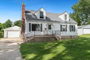 208 W Front St, Mount Morris, IL 61054 - Photo 1