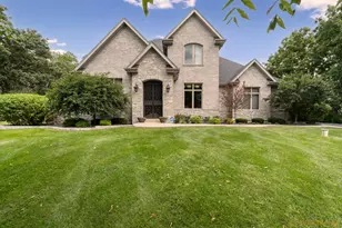 2600 Whiteoak Ct, McHenry, IL 60050 - Photo 1